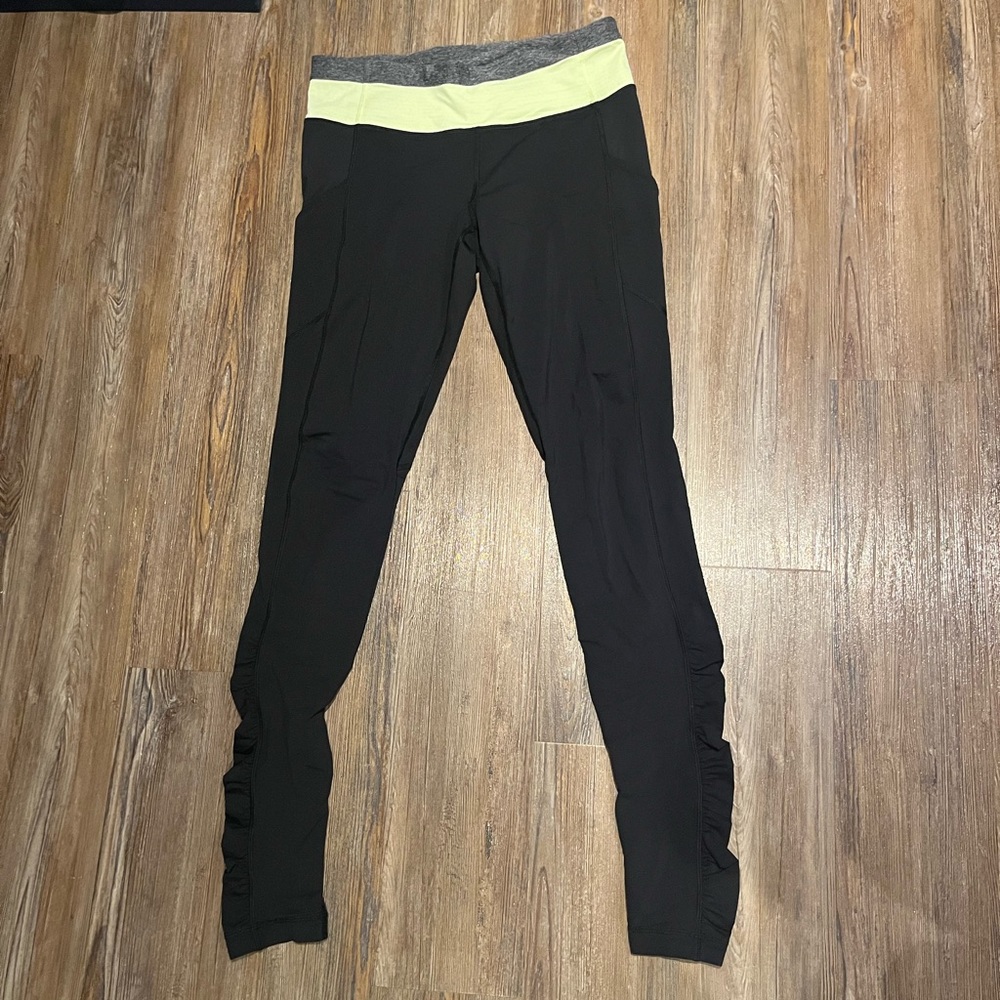 LULULEMON leggings SIZE 8